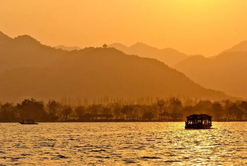 杭州城此处,秋亦多良景